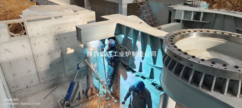 我公司自主研發(fā)的國內(nèi)首臺(tái)豎井預(yù)熱等離子直流電弧爐正式啟動(dòng)安裝！